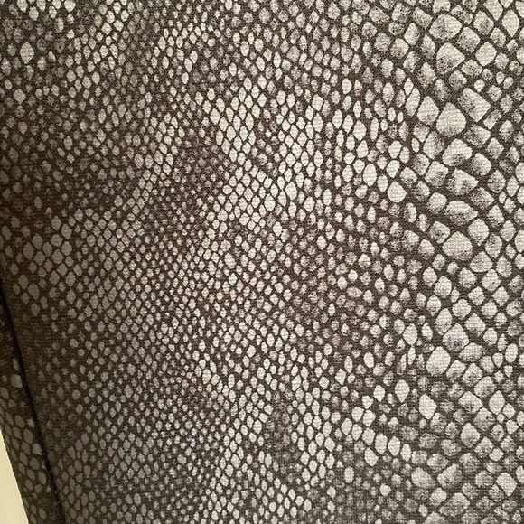 SIMPLY VERA Skinny Pant High Rise Snake print Polished twill date night Size XXL - Picture 8 of 15